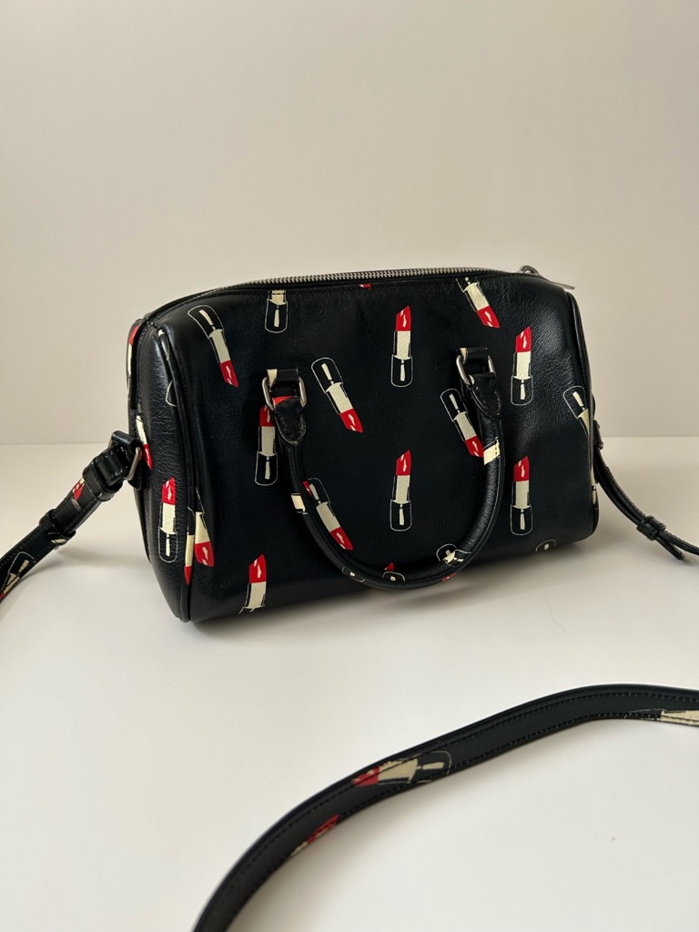 Saint Laurent Black Leather Satchel with Red Lipstick Print - Picture 4 of 4
